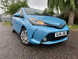 Blue Used 2014 Toyota Yaris Hatchback | £7,390 (Super price)