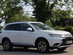 White Used 2016 Mitsubishi Outlander SUV | £11,490 (Fair price)
