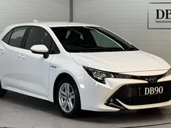 White Used 2022 Toyota Corolla Hatchback | £16,390 (Good price)
