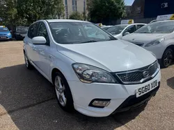 White Used 2010 Kia Ceed 3 Hatchback | £2,495