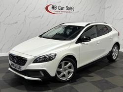 White Used 2015 Volvo V40 CC Estate | £8,299 (Fair price)