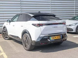 White Used 2024 Peugeot e-3008 GT SUV | £38,150