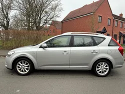 Silver Used 2010 Kia Ceed 2 Estate | £1,995 (Good price)