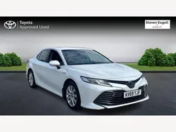 White Used 2019 Toyota Camry Design Sedan | £13,995 (Fair price)