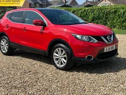 Red Used 2014 Nissan Qashqai Acenta Premium SUV | £4,299 (Expensive)