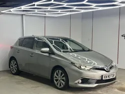 Grey Used 2016 Toyota Auris Hybrid Hatchback | £9,984 (Fair price)