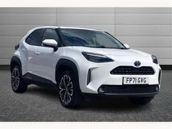 White Used 2022 Toyota Yaris Cross SUV | £20,550 (Fair price)