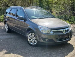 Grey Used 2009 Vauxhall Astra Design Edition Estate | £3,995 (A bit pricey)