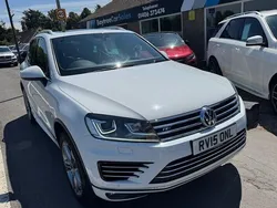 White Used 2015 VW Touareg R-line SUV | £15,695 (Fair price)