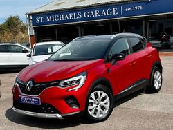 Red/black Used 2020 Renault Captur Iconic SUV | £11,995 (Fair price)