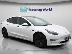 White Used 2022 Tesla Model 3 RWD Sedan | £17,500 (Fair price)