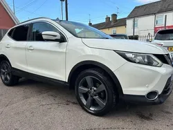 White Used 2016 Nissan Qashqai N-Connecta SUV | £7,500 (Fair price)