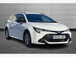 White New 2025 Toyota Corolla | £25,200 (Fair price)
