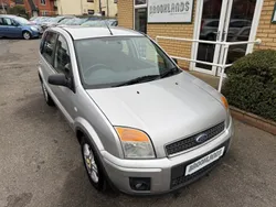 Moondust silver Used 2008 Ford Fusion Zetec Hatchback | £2,995 (A bit pricey)