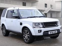 White Used 2016 Land Rover Discovery 4 SE SUV | £19,995 (Fair price)