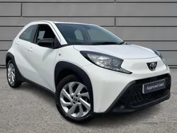 Pure white Used 2023 Toyota Aygo PURE Hatchback | £12,095 (Fair price)