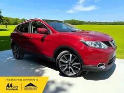 Red Used 2016 Nissan Qashqai Tekna SUV | £8,995 (Super price)