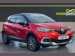 Red/black Used 2019 Renault Captur Version S SUV | £10,795 (Fair price)