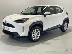 White Used 2022 Toyota Yaris Hybrid SUV | £17,999 (Super price)