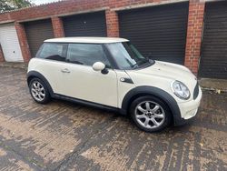 White Used 2010 Mini ONE Hatch Hatchback | £1,495 (Super price)