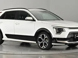 White Used 2022 Kia Niro 4 SUV | £24,250 (A bit pricey)