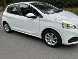 White Used 2015 Peugeot 208 Active Hatchback | £2,395 (Good price)
