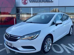 White Used 2018 Vauxhall Astra Hatchback | £7,998 (Fair price)