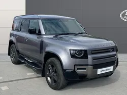 Used 2025 Land Rover Defender SE Dynamic SUV | £61,670 (Fair price)
