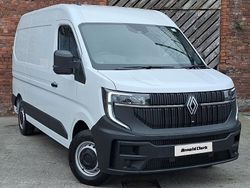 White New 2025 Renault Master Van | £24,498 (Fair price)