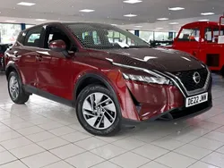 Burgundy Used 2022 Nissan Qashqai Acenta Premium SUV | £17,489 (Good price)