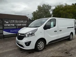White Used 2018 Vauxhall Vivaro Sportive Van | £9,500 (Fair price)