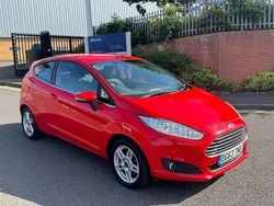 Red Used 2013 Ford Fiesta Zetec Hatchback | £1,895 (Good price)