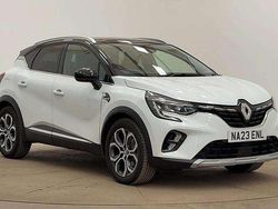 White Used 2023 Renault Captur Techno SUV | £17,995 (Fair price)