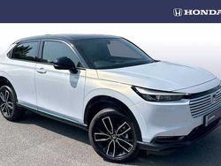 Premium sunlight white Used 2025 Honda HR-V Advance SUV | £35,299