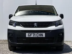 White Used 2022 Peugeot Partner Premium MPV | £11,850 (Good price)