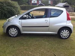 Silver gallium metallic Used 2008 Peugeot 107 Urban Move Hatchback | £1,975 (Fair price)