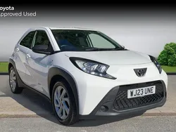Pure white Used 2023 Toyota Aygo PURE Hatchback | £11,490 (Fair price)