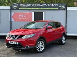 Red Used 2016 Nissan Qashqai N-Connecta SUV | £5,790 (Fair price)