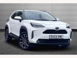 White Used 2023 Toyota Yaris Hybrid Design SUV | £19,995 (Fair price)