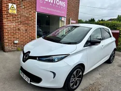 White Used 2019 Renault Zoe Dynamique Hatchback | £7,495 (Fair price)