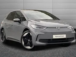 Moonstone grey with solid black roof Used 2025 VW ID.3 Pro Hatchback | £29,550 (Expensive)
