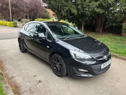 Black Used 2015 Vauxhall Astra Design Edition Hatchback | £2,495 (Fair price)