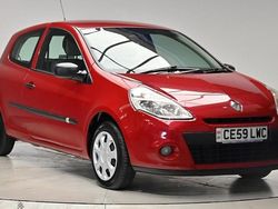 Red Used 2009 Renault Clio II Extreme Hatchback | £2,995 (A bit pricey)