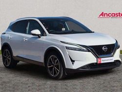 White Used 2022 Nissan Qashqai Tekna SUV | £19,995 (A bit pricey)