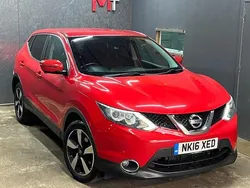 Red Used 2016 Nissan Qashqai N-Connecta SUV | £6,490 (Good price)