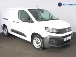 White New 2024 Vauxhall Combo MPV | £15,699 (Good price)