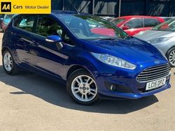Blue Used 2015 Ford Fiesta Zetec Hatchback | £5,995 (Fair price)