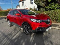 Red Used 2016 Renault Kadjar Dynamique SUV | £5,995 (Good price)