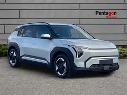 Other New 2025 Kia EV3 Air SUV | £35,880 (Fair price)