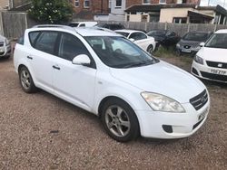 White Used 2009 Kia Ceed Estate | £985 (Fair price)
